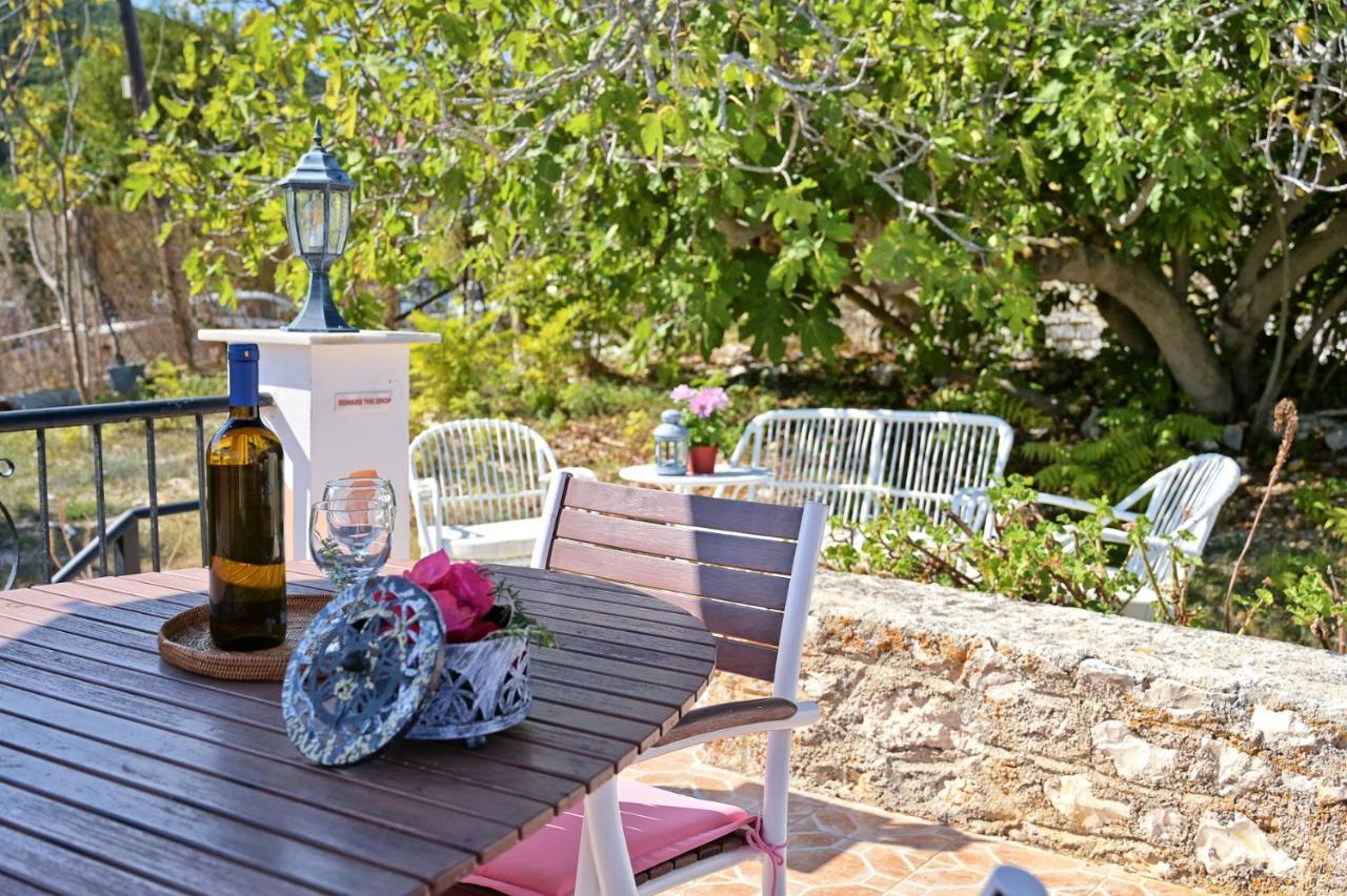 Villa Ireni Waterfont Fiskardo Extérieur photo